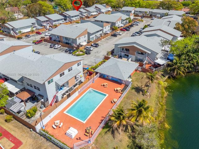 15421 SW 81st Cir Ln 28, Miami, FL 33193