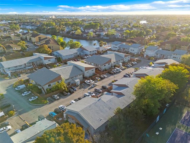 15421 SW 81st Cir Ln 28, Miami, FL 33193