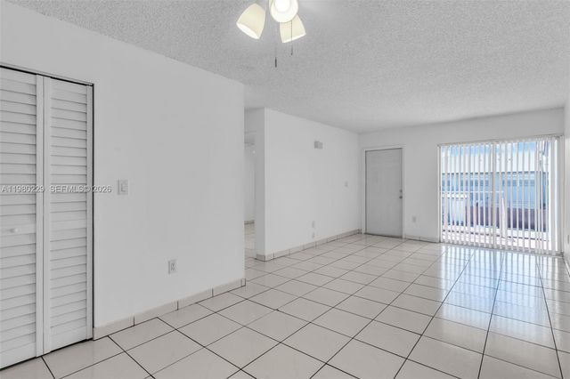 15421 SW 81st Cir Ln 28, Miami, FL 33193