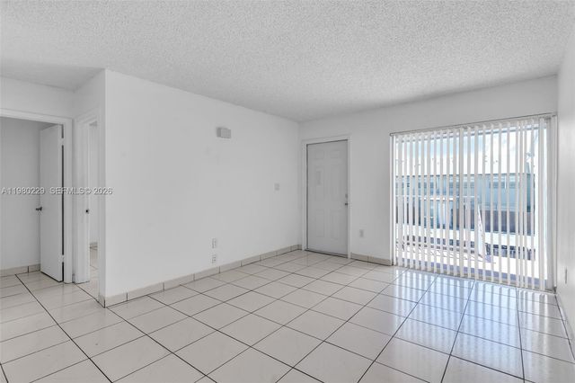 15421 SW 81st Cir Ln 28, Miami, FL 33193