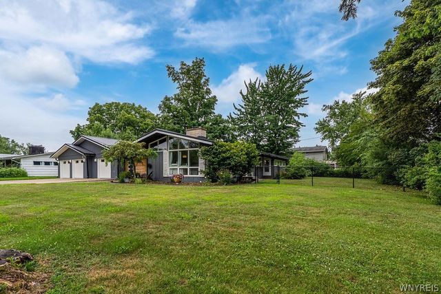 1571 Lakeview Road, Hamburg, NY 14085