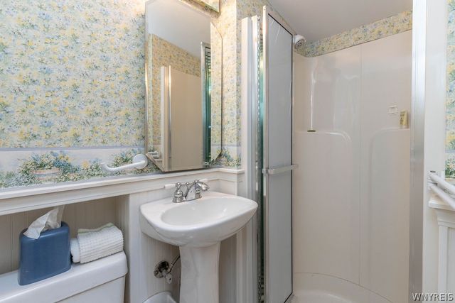 44 Pinevale Court, Cheektowaga, NY 14225