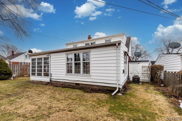 44 Pinevale Court, Cheektowaga, NY 14225