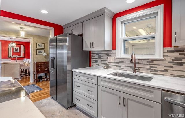 44 Pinevale Court, Cheektowaga, NY 14225