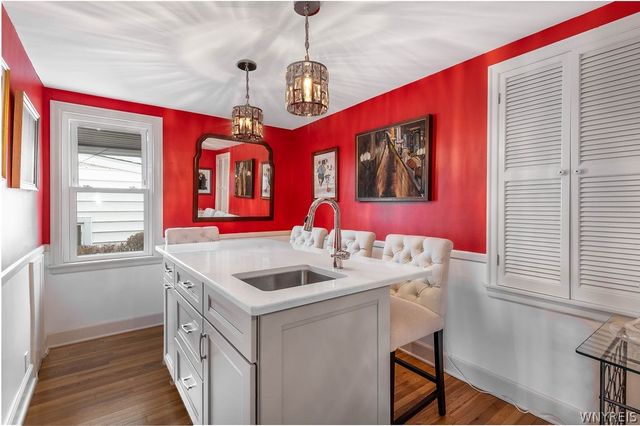 44 Pinevale Court, Cheektowaga, NY 14225