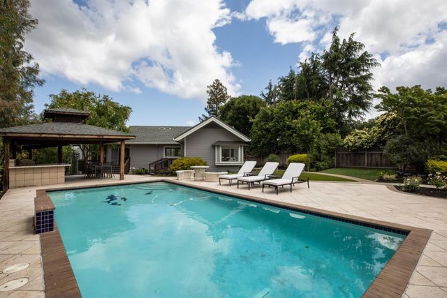 1901 Quail Meadow Road, Los Altos, CA 94024