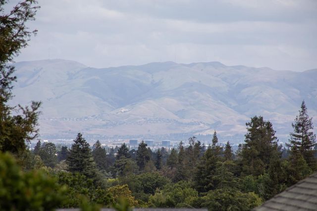1901 Quail Meadow Road, Los Altos, CA 94024