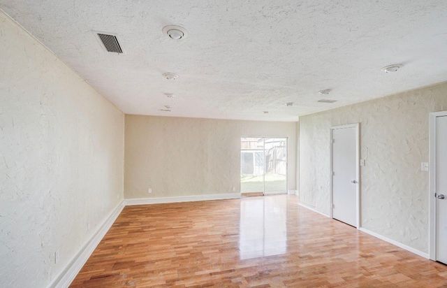 2101 Deerfield Drive, Carrollton, TX 75007