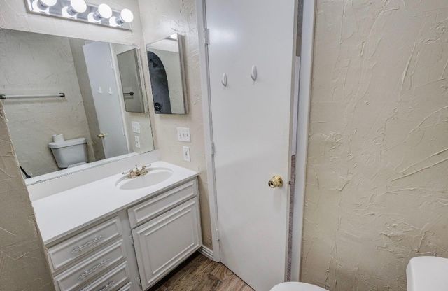 2101 Deerfield Drive, Carrollton, TX 75007