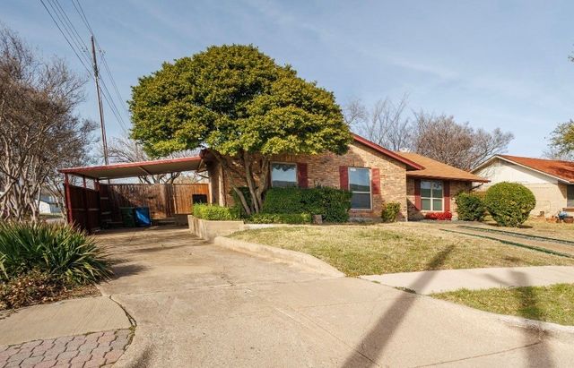 2101 Deerfield Drive, Carrollton, TX 75007