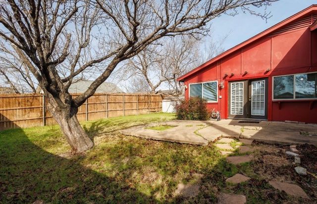 2101 Deerfield Drive, Carrollton, TX 75007