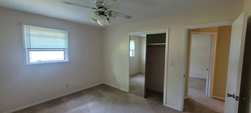 Image 11 of property listing at 3205 Blackberry Street, Mt Vernon, IL 62864