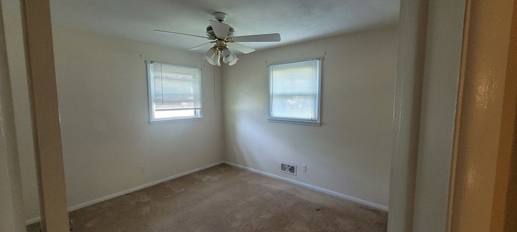 Image 12 of property listing at 3205 Blackberry Street, Mt Vernon, IL 62864