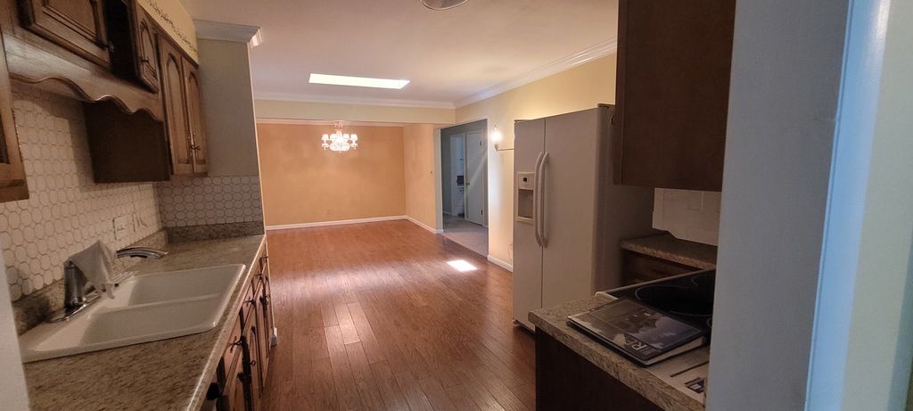 Image 4 of property listing at 3205 Blackberry Street, Mt Vernon, IL 62864