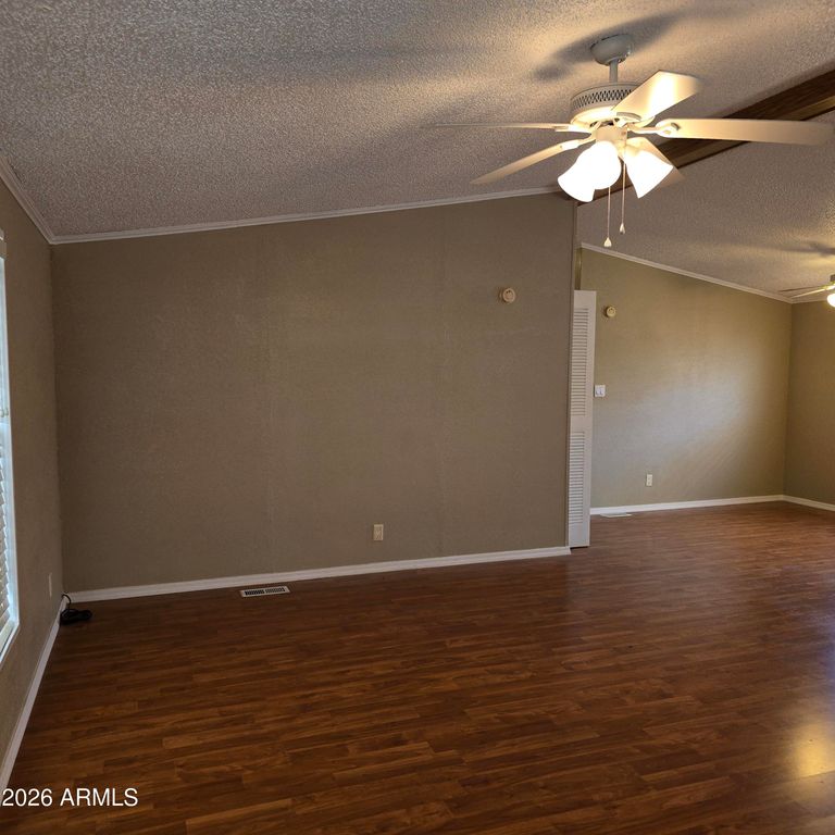 Image 5 of property listing at 205 W BELL Road 131, Phoenix, AZ 85023