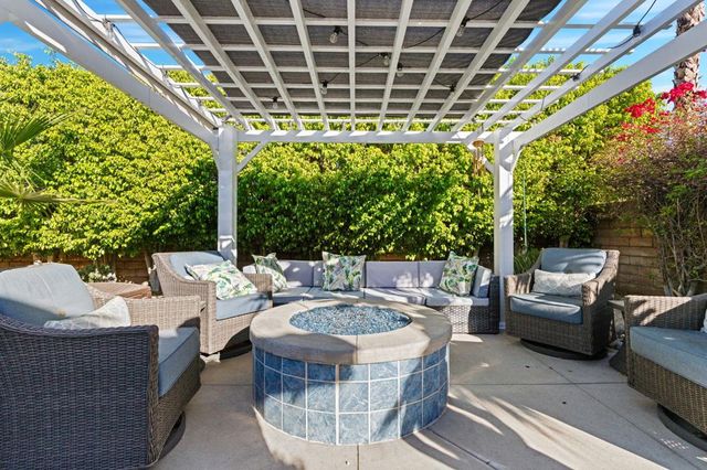 664 E Lily Street, Palm Springs, CA 92262