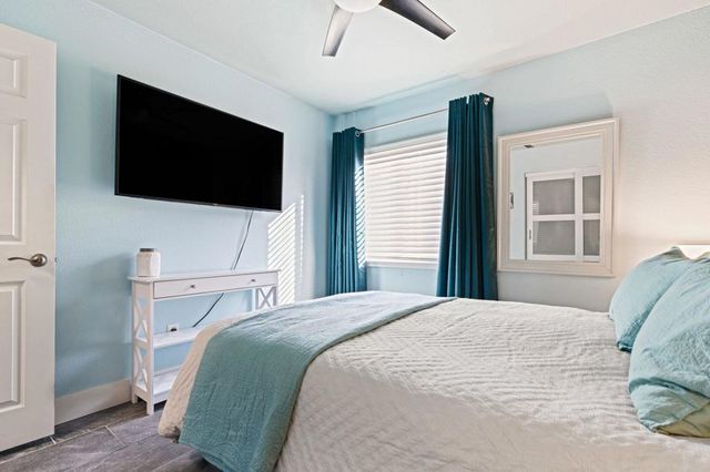 664 E Lily Street, Palm Springs, CA 92262