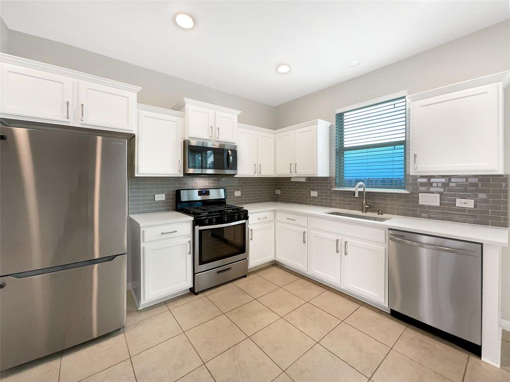 363 Eagle Brook LN, Buda, TX 78610