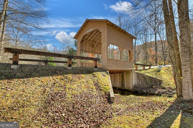 122 D J Lane, Ellijay, GA 30540