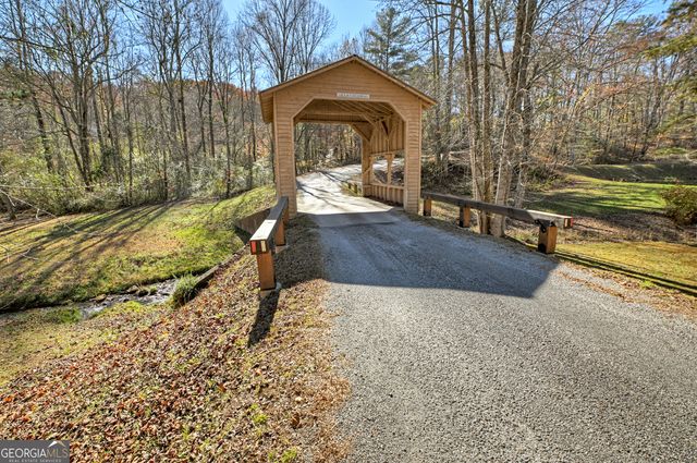 122 D J Lane, Ellijay, GA 30540