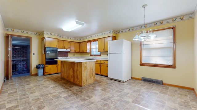 205 S US Highway 41, Fort Branch, IN 47648