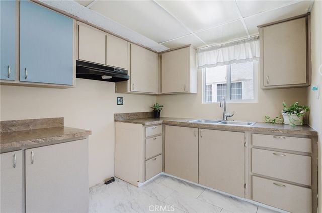 826 E Lomita Avenue, Glendale, CA 91205