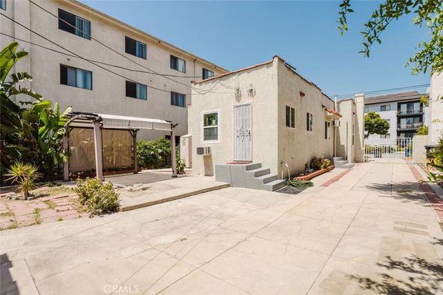 826 E Lomita Avenue, Glendale, CA 91205