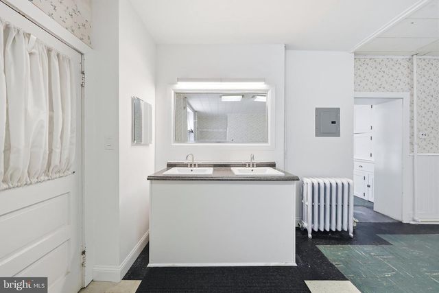 4601 ALMOND ST, Philadelphia, PA 19137