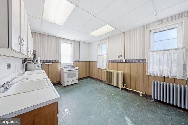 4601 ALMOND ST, Philadelphia, PA 19137