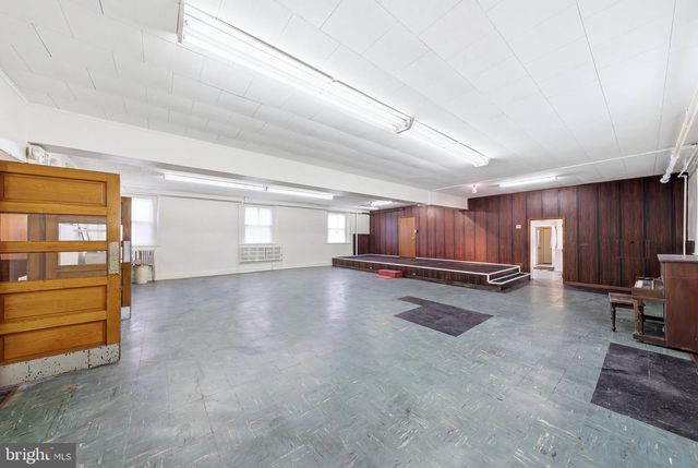 4601 ALMOND ST, Philadelphia, PA 19137