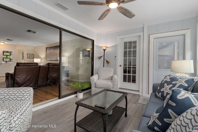 6625 Williamsburg Court, Spring Hill, FL 34606