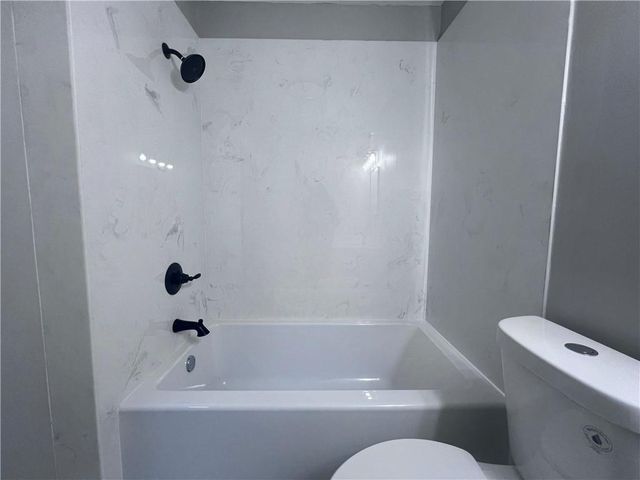 4604 PARLIAMENT Drive 107, Alexandria, LA 71303