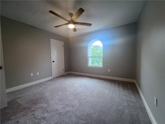 4604 PARLIAMENT Drive 107, Alexandria, LA 71303