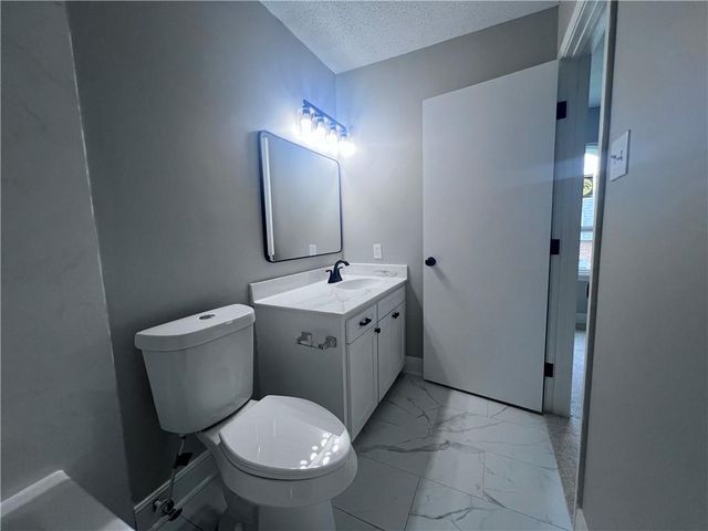 4604 PARLIAMENT Drive 107, Alexandria, LA 71303