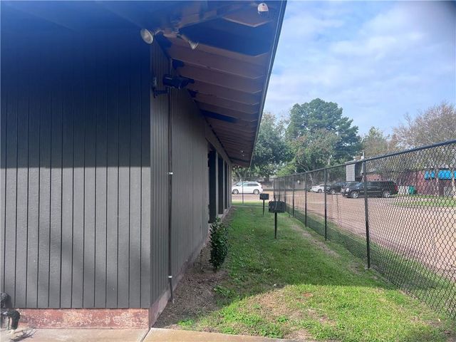 4604 PARLIAMENT Drive 107, Alexandria, LA 71303