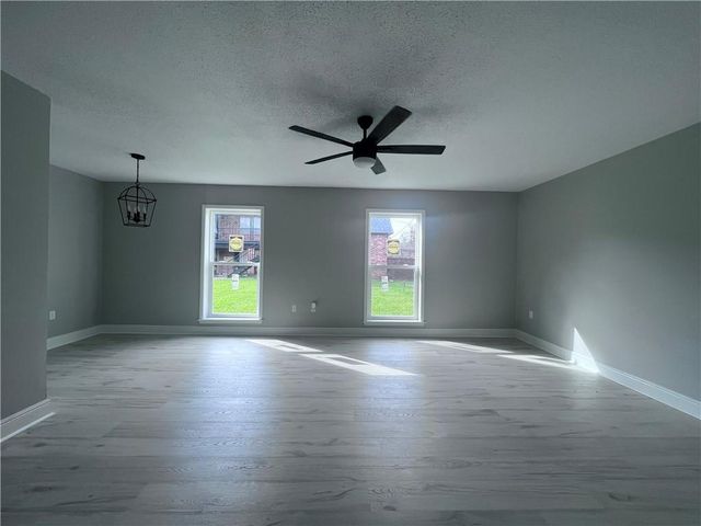 4604 PARLIAMENT Drive 107, Alexandria, LA 71303