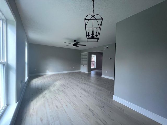 4604 PARLIAMENT Drive 107, Alexandria, LA 71303