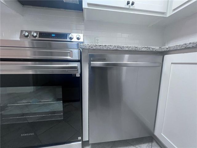 4604 PARLIAMENT Drive 107, Alexandria, LA 71303