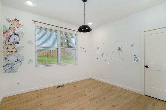 2619 E Old Ivy Street, Springfield, MO 65804