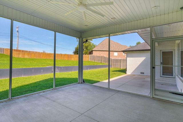 2619 E Old Ivy Street, Springfield, MO 65804