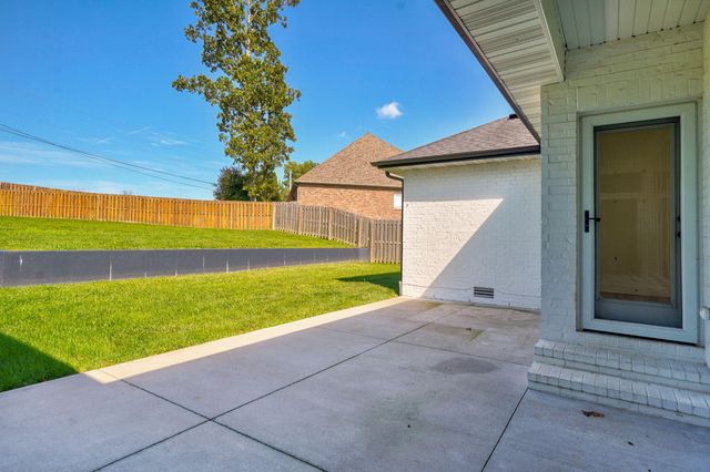 2619 E Old Ivy Street, Springfield, MO 65804