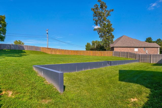 2619 E Old Ivy Street, Springfield, MO 65804