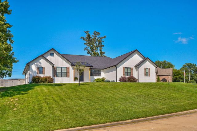 2619 E Old Ivy Street, Springfield, MO 65804