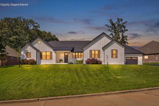 2619 E Old Ivy Street, Springfield, MO 65804