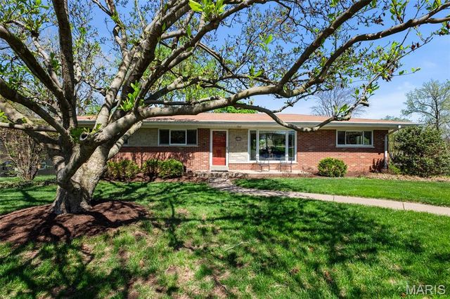 10131 Glenfield Terrace, St Louis, MO 63126