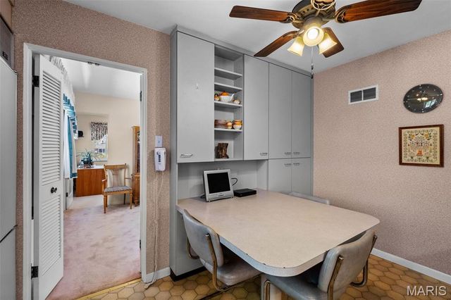 10131 Glenfield Terrace, St Louis, MO 63126