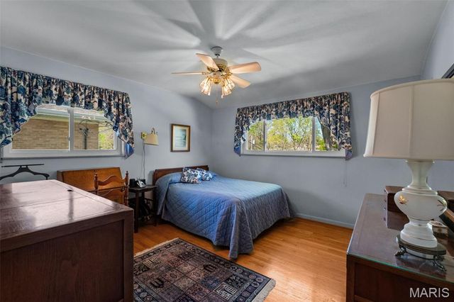 10131 Glenfield Terrace, St Louis, MO 63126