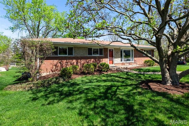 10131 Glenfield Terrace, St Louis, MO 63126