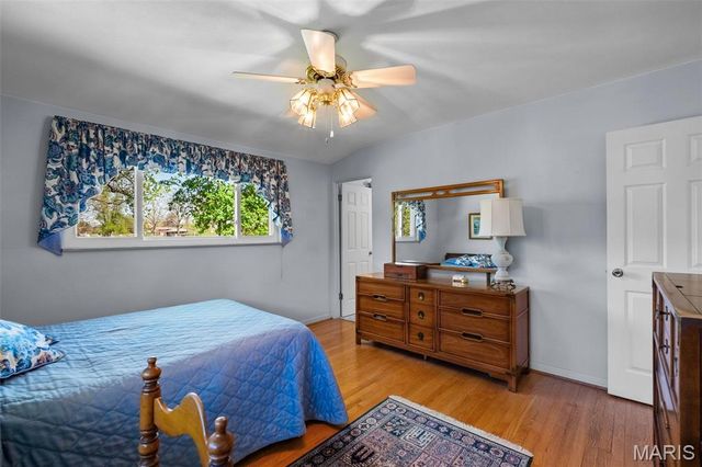 10131 Glenfield Terrace, St Louis, MO 63126