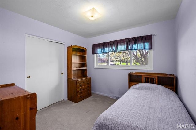 10131 Glenfield Terrace, St Louis, MO 63126